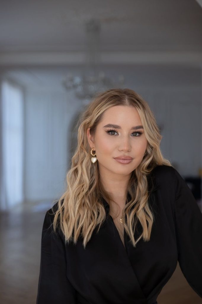 Лера предлагает профессиональный эскорт в Киеве