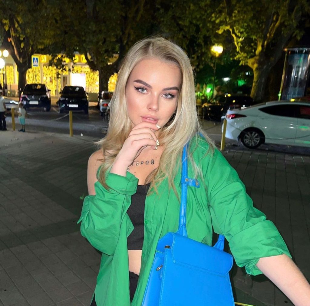 Эротичная модель Снежана из Киева