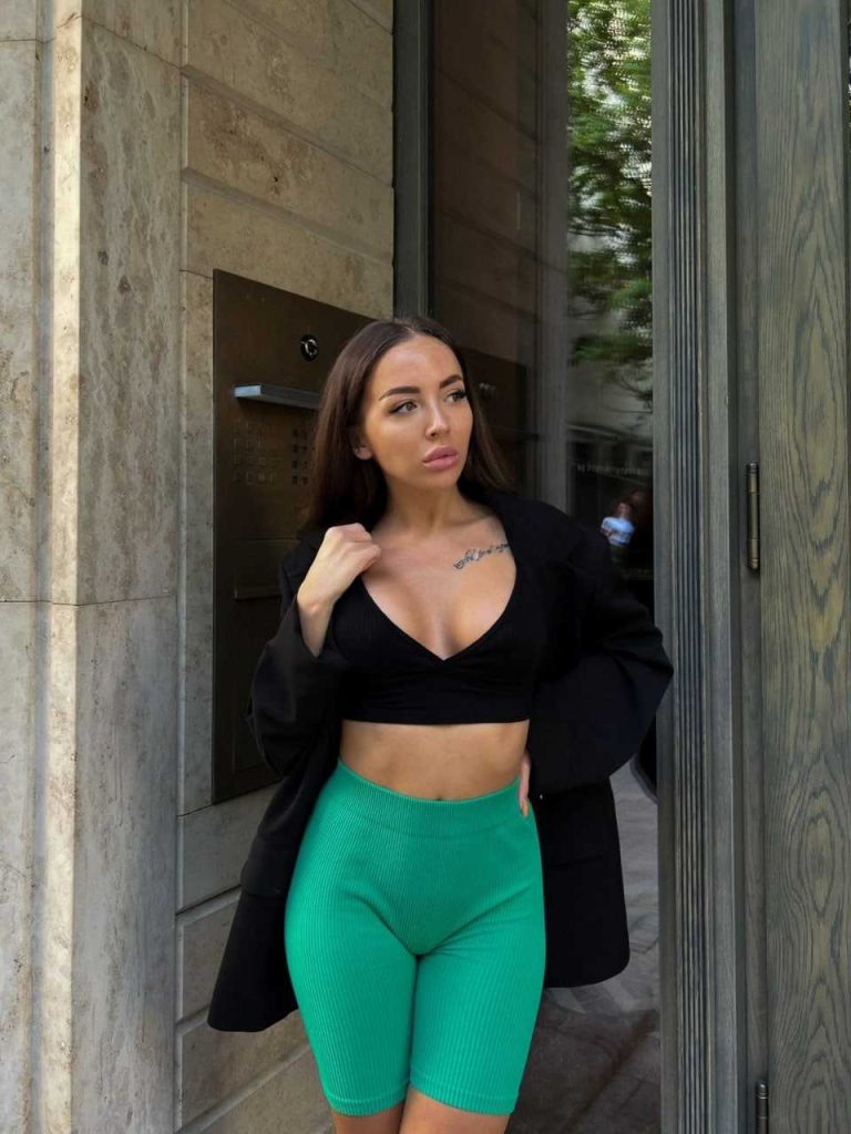 Соблазнительные девушки в Киеве