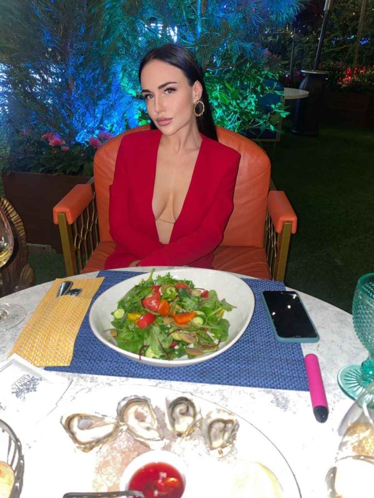 девушка Моника — VIP сопровождение Киев