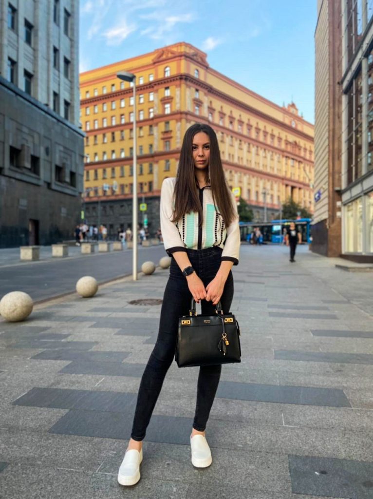 девушка Иринка — лучший эскорт в Киеве