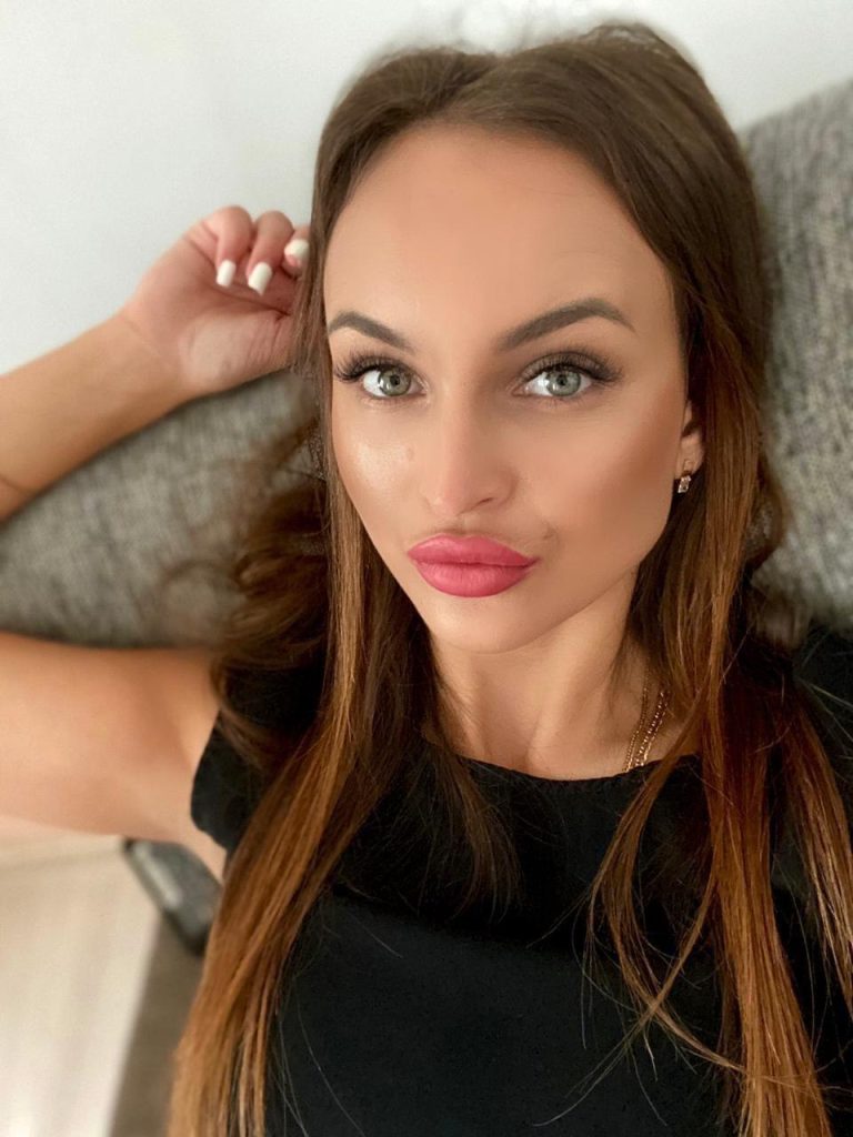 Ангелиночка предлагает профессиональный эскорт в Киеве